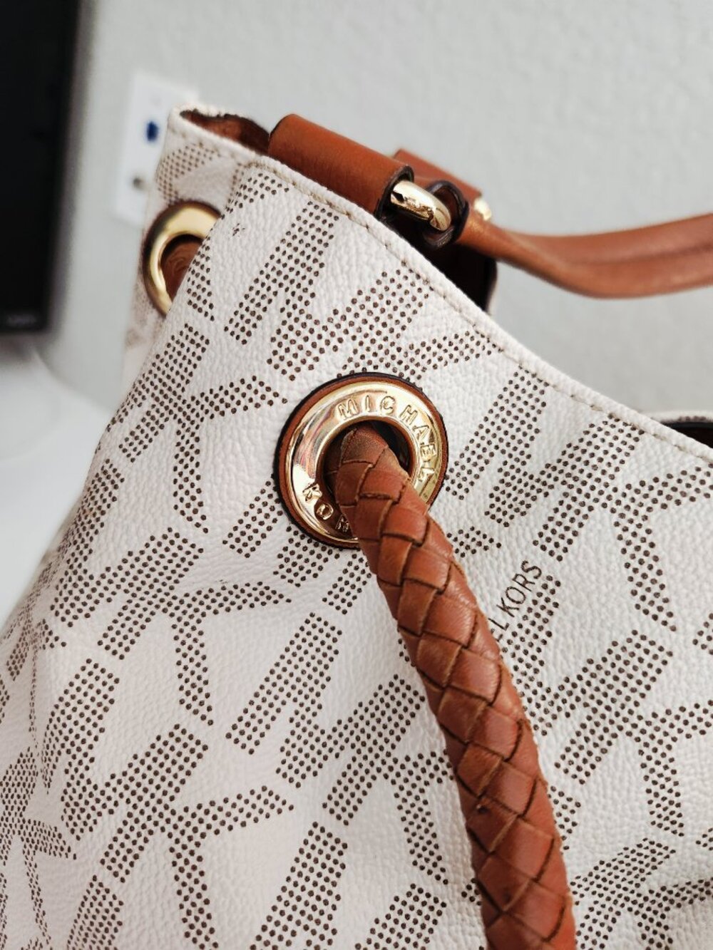 Euc Michael Kors Monogramed Shoulder Bag Purse Tote - Picture 6 of 13